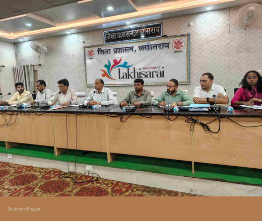 लखीसराय में विकास योजनाओं की समीक्षा, डीएम ने अधिकारियों को दिए समयबद्ध कार्रवाई के निर्देश